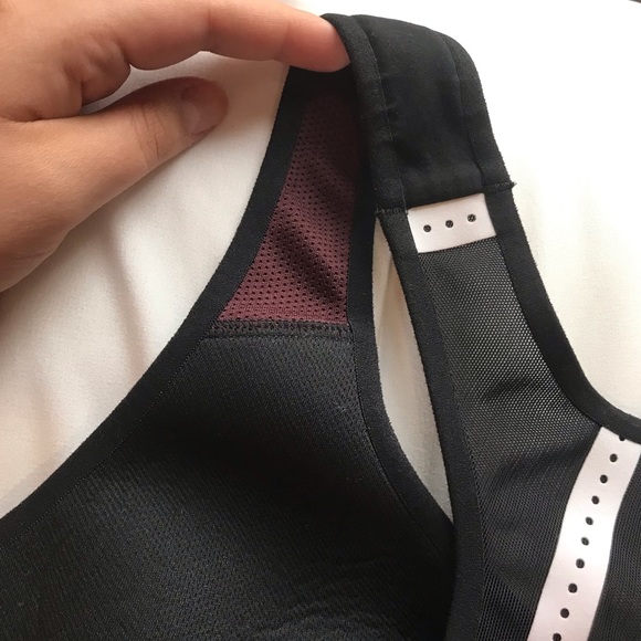 Nike Sports Bra - Picture 5 of 6